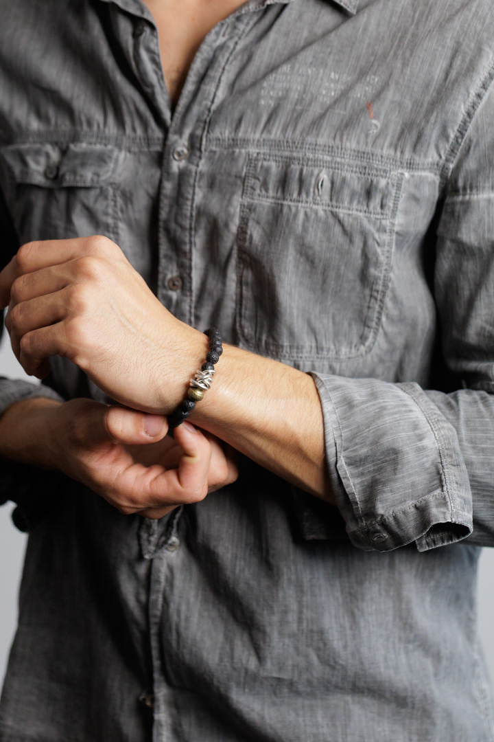 Narukvica vulkanski kamen