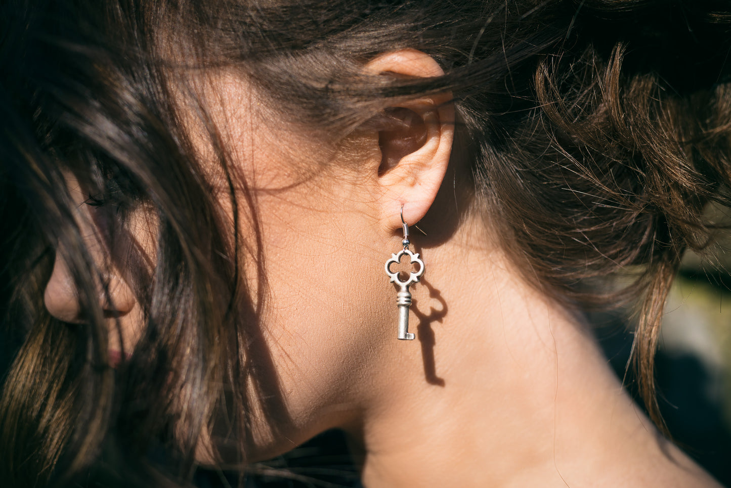 Earrings metal alloy