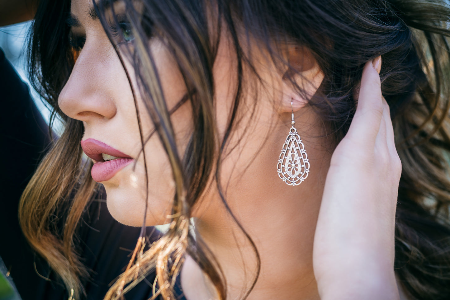 Earrings metal alloy