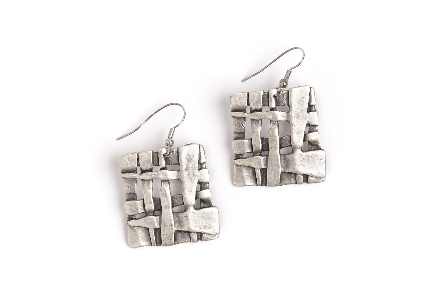 Earrings metal alloy